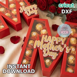 Puede incluir: Un juego de tres tazas de cerámica con un acabado mate moteado. Las tazas son de color crema, gris claro y gris oscuro. Cada taza tiene un diseño simple y minimalista y un asa redondeada.