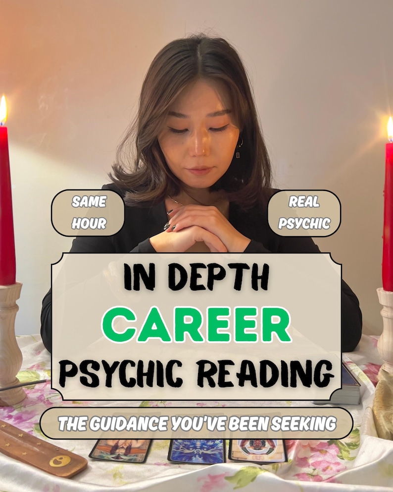 Op de afbeelding: Afbeelding die een paranormale lezing promoot. De tekst luidt "In Depth Career Psychic Reading" met de slogan "The Guidance You've Been Seeking". De afbeelding bevat tarotkaarten, kaarsen en de woorden "Same Hour" en "Real Psychic".