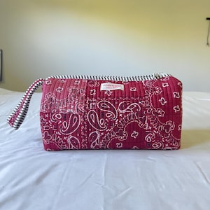 Block Print Quilted Hair Tool Bag Dyson Airwrap/Airstrait Bag Travel Case Gift for Women Dyson hair Tool Bag Bandana Print Bag Paisley Print