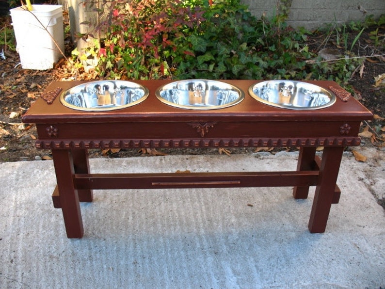 elevated dog feeder for large dogs