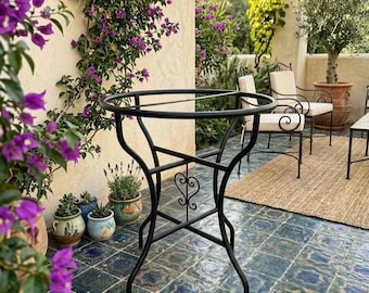 Mobile da tavolo in ferro forgiato stile mediterraneo, supporto da tavolo elegante per interni ed esterni, decorazione artigianale.