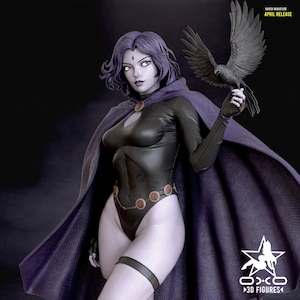 Könnte beinhalten: Eine 3D-Figur von Raven, einer DC Comics-Figur, in einem schwarzen Body und lila Umhang. Die Figur hält einen schwarzen Raben und hat lila Haare. Das Bild enthält den Text "Raven Miniature April Release" und das Logo "OXO 3D FIGURES".