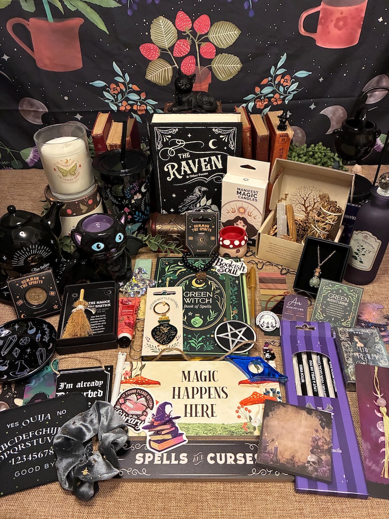 Witchy Book Lover Mystery Bundle: A5-anteckningsbok, brevpapper och lyxig bokpresentförpackning bild 1