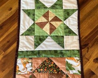 Table Runner, Rustling Leaves