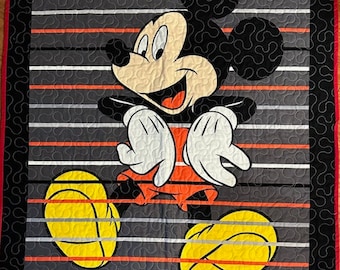 Oh Mickey! Baby Quilt