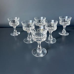 Vintage Kosta Boda geslepen kristallen glazen set van 6, Scandinavisch glaswerk voor port, shotjes, likeur en aperitief, mid-century stijl, barwagen decoratie.