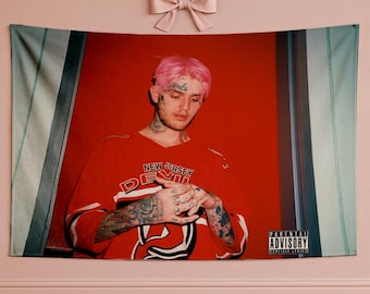 Arazzo estetico di Lil Peep Hellboy / Decorazione da parete per copertina album / Decorazione per camera da letto del dormitorio di Egirl / Morbido poliestere, resistente e leggero