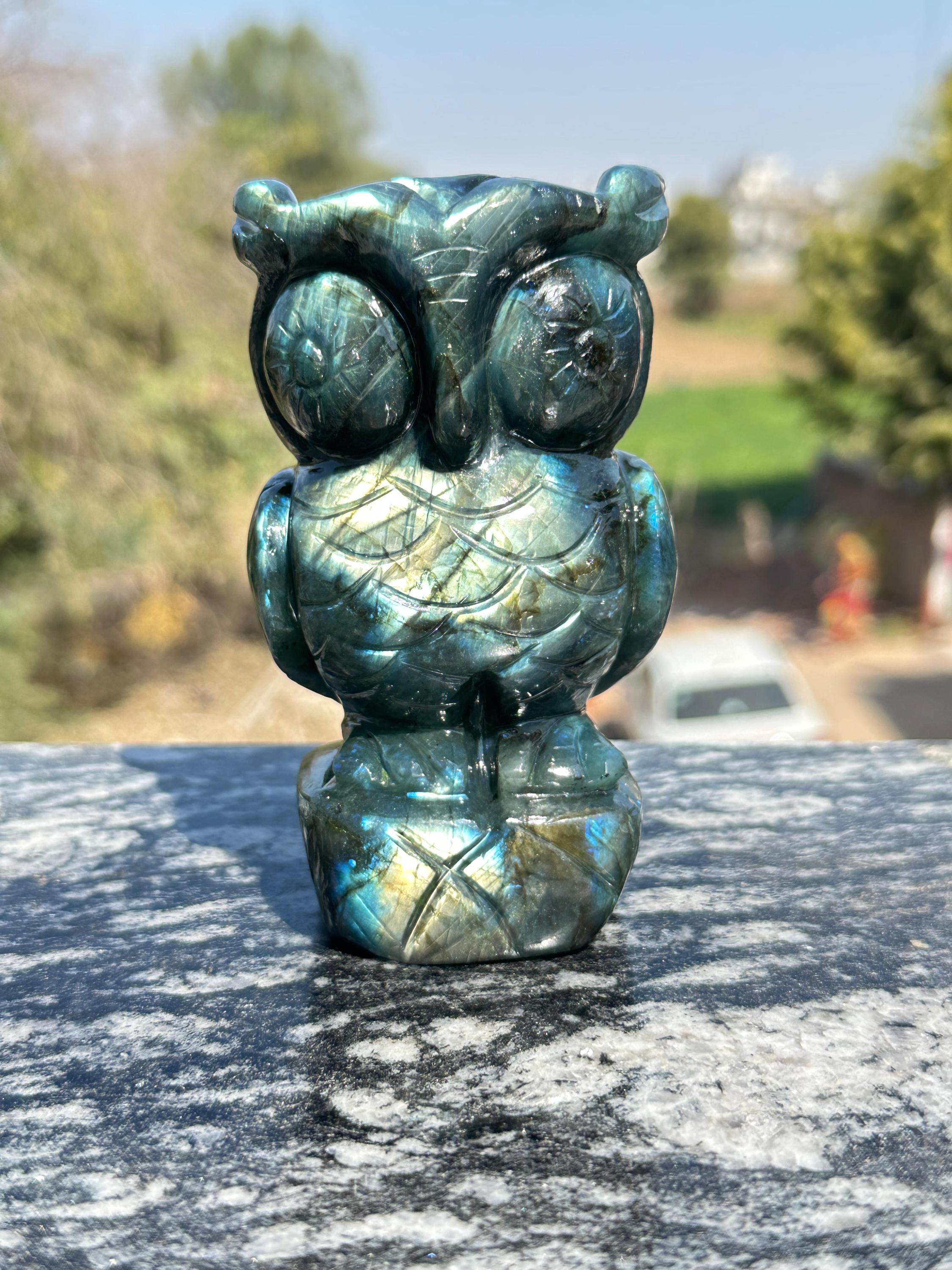 Labradorite Owl Carving, Natural Stone Sculpture, Bird Decor