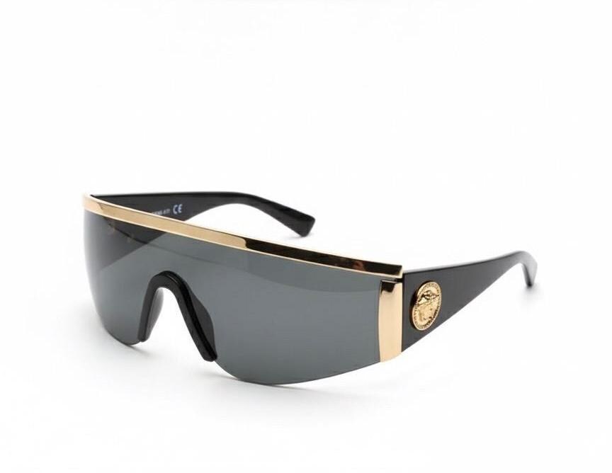 Versace Tribute Shield Sunglasses MOD 2197 Black Gold Medusa with Case Versace Gold Medusa Shield Visor Sunglasses Mens Black 1996  main image 4