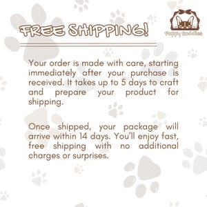 Puede incluir: Fondo blanco con huellas de patas y texto que dice "FREE SHIPPING!". El texto tambi&eacute;n indica que los pedidos se hacen con cuidado y tardan hasta 5 d&iacute;as en fabricarse. El paquete llegar&aacute; en 14 d&iacute;as.