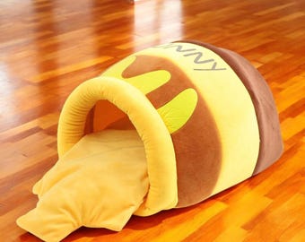 Honey Vase Cat Bed: Plush Cozy Pet Hideaway