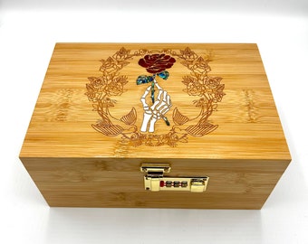 Dead Rose   connisouer box wirh combination lock and removable matching tray