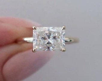 Bague de fiançailles solitaire en diamant taille radiant 10 x 8 mm, sertie 4 griffes, style minimaliste, alliance classique, sertie est-ouest