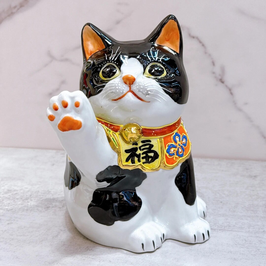 九谷焼招き猫：花水晶黒布付き招き猫 - サイズ6.5 - Etsy 日本