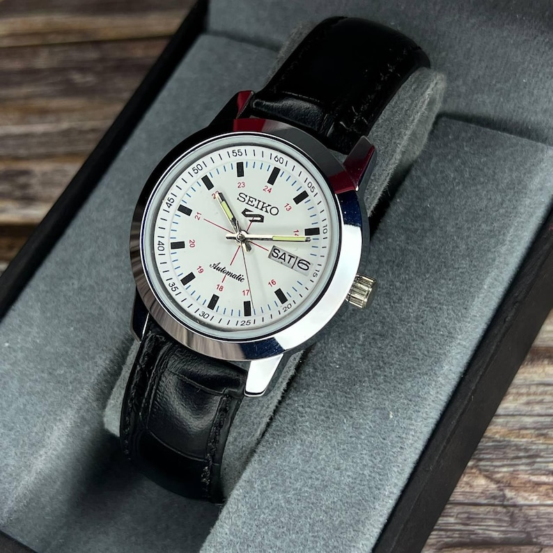 refurbished Seiko 5 automatic men's wrist watch white dial Day-date window working order image 1