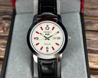refurbished Seiko 5 automatic watch white dial Day-date window