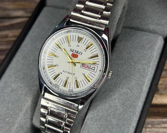 Refurbished Seiko 5 automatic watch stainless steel strap white dial Day-date window