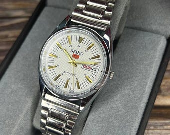 vintage Seiko 5 automatic watch stainless steel strap white dial Day-date working order