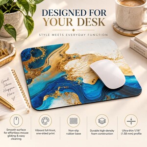 Tappetino per mouse in marmo blu e oro / Tappetino da scrivania con grafica fluida astratta