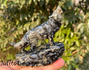 Cráneo de lobo tallado a mano en piedra de riolita: regalo de decoración de cristal para el hogar (8,4 cm)