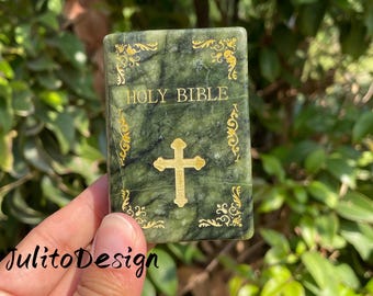 Calavera de cuarzo con forma de Biblia en jade verde: Calavera curativa tallada a mano, decoración para el hogar de 2,7 pulgadas.