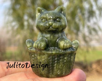 Calavera de cristal de cuarzo con cabeza de gato de jade verde: Calavera curativa tallada a mano, decoración del hogar de 2"