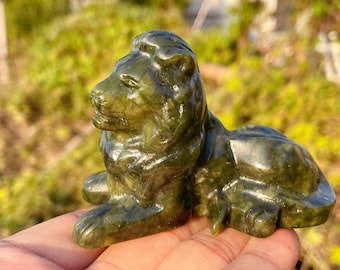 手彫りの緑翡翠の獅子の置物 - クリスタルヒーリングギフト - Etsy 日本