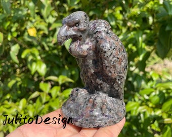 Cráneo de buitre ceniciento tallado a mano en piedra Yooperlite: Regalo de decoración de cristal para el hogar (9,9 cm)