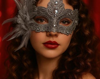 Máscara de mascarada hecha a mano con plumas y diamantes de imitación: fiesta, cosplay, Halloween