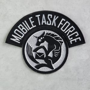 Parche bordado de 7,6 cm (3 pulgadas) de la MTF Alpha-4 "Pony Express" - Logotipo de cosplay de la Fuerza Operativa Móvil de la Fundación SCP - Impresión bajo demanda