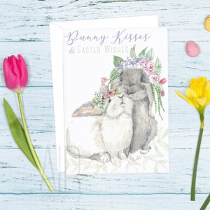 Bunny Küsse & Osterwünsche! Aquarell Blume Krone Hasen Osterkarte, Hase Liebhaber leere Grußkarte für Kinder und alle Altersgruppen.