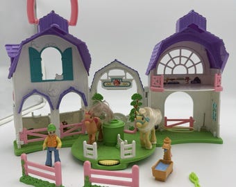Vtg Fisher Price Sweet Streets Stable Horse Jumping Barn 2004 Y2K Toy Equestrian