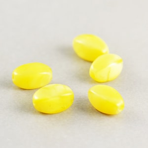 Yellow Vintage Beads, Glass Beads, 10mm Barrel Beads, Five