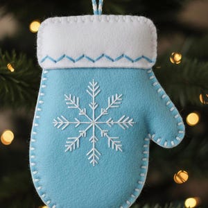Beginner Embroidered Mitten, felt patternFelt  plush, activity holiday bird,