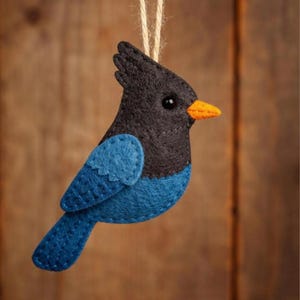 アメリカオオカケス、PDF、裁縫パターン、フェルト、かわいい、子供、フェルト、装飾、アクティビティ、DIY、ホリデー、ギフト、楽しい、鳥、オーナメント、青、クリスマス