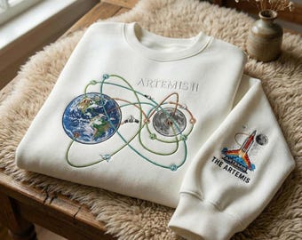 Artemis II Besticktes Sweatshirt, Weltraum Exploration Rundhalsausschnitt, Vintage Style Erde und Mond Orbit Shirt, Astronomie Liebhaber Geschenk,Wissenschaft Bekleidung