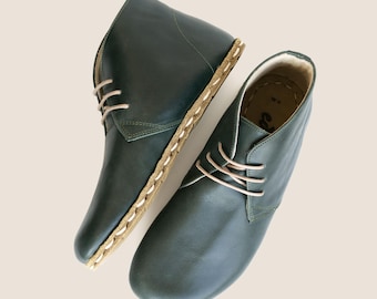 Bottines chukka en cuir faites main pour femmes : bout large, pieds nus, cuir de buffle Earthing, feuilles persistantes