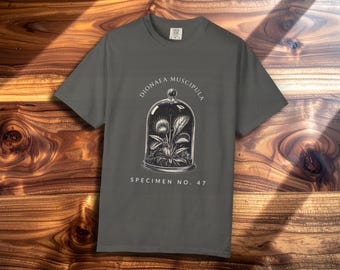 Vintage Botanical Shirt, Venus Flytrap T-Shirt, Plant Lover Gift, Dark Cottagecore Clothing, Carnivorous Plant Tee, Spring Garden Shirt