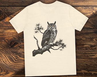 Vintage Great Horned Owl T-Shirt - Graphic Nature Tee - Bird Watcher Gift - Cream Cotton Shirt - Mens Womens Unisex Top