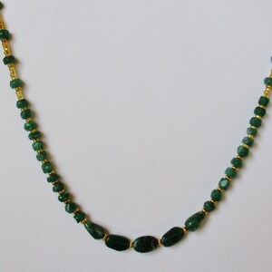 Raw emerald green choker gold Vintage style necklace, jewelry gift, green artisan necklace, layer necklace, green gemstone jewelry