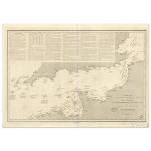 Peut inclure: Ancienne carte nautique de la Manche, avec des détails sur les côtes, les sondages et les repères de navigation. Imprimée à l'encre noire sur papier crème vieilli, avec du texte en français. Une carte vintage pour les passionnés de la mer.