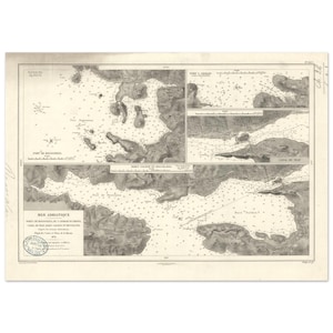 Könnte beinhalten: Antike Seekarte der Adria mit detaillierten Küstenlinien, Tiefenmessungen und Ortsnamen. Die Karte ist in Schwarzweiß gedruckt, mit Text auf Französisch. Die Karte enthält den Text "MER ADRIATIQUE".