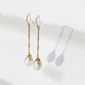 white pearl earrings, natural pearl earrings, bridal jewelry, June birthstone, bridesmaid jewelry, classic earrings, pearl dangle earrings