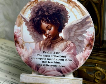 Imán de ángel afroamericano – Salmo 34:7, regalo cristiano (8,9 cm)