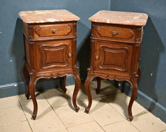 Par de mesitas de noche antiguas de roble francés