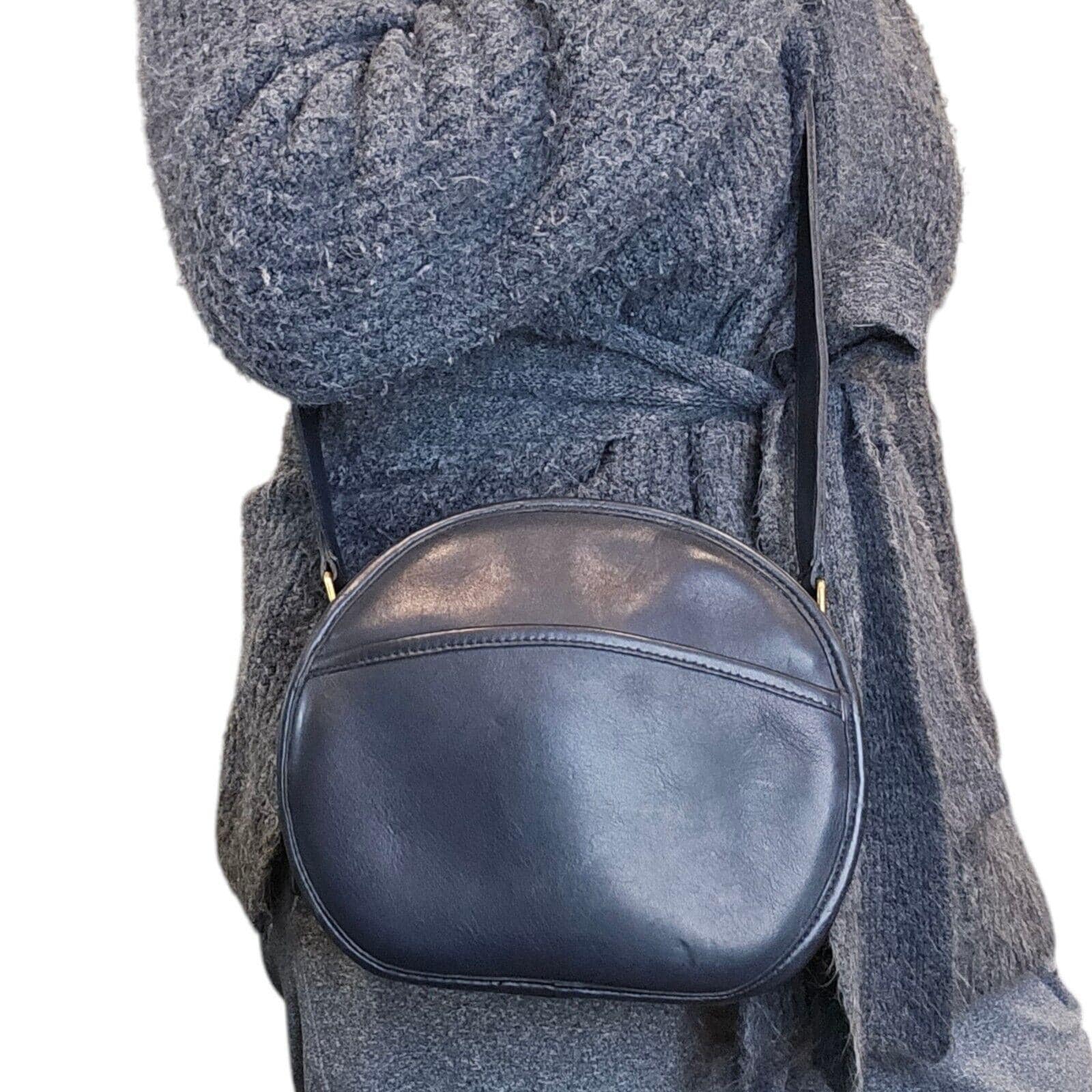 Vintage COACH 1980s Chester Canteen Crossbody Bag 9901 Navy Blue 