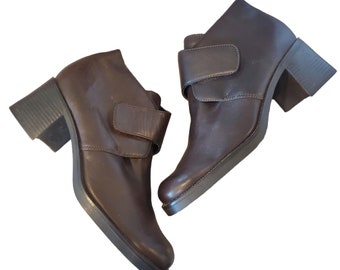 Vintage 90s Expresso Brown Leather Booties Ankle Boots Chunky Square Toe Grunge Dark Academia Sz 7