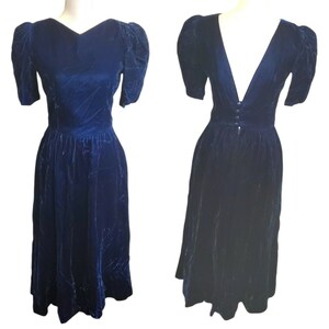 Vintage Lanz Of Salzburg Blue Velvet Sheath Dress Low Back Sz Small Pockets Midi Made in USA