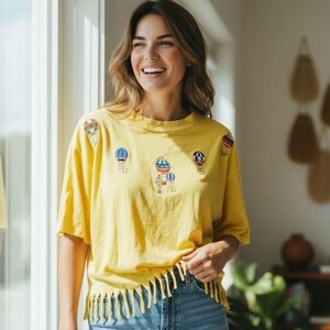 VTG Womens Tshirt Sz XL Yellow Patch Hot Air Balloon Embellished Top Whimsical
