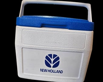 Vintage 1973 Coleman Cooler Green & White 27.5